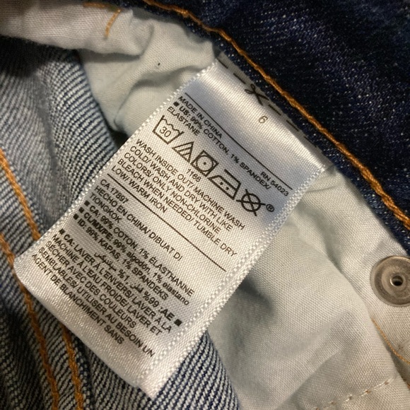Old Navy Boyfriend Jeans NWT - Picture 10 of 10